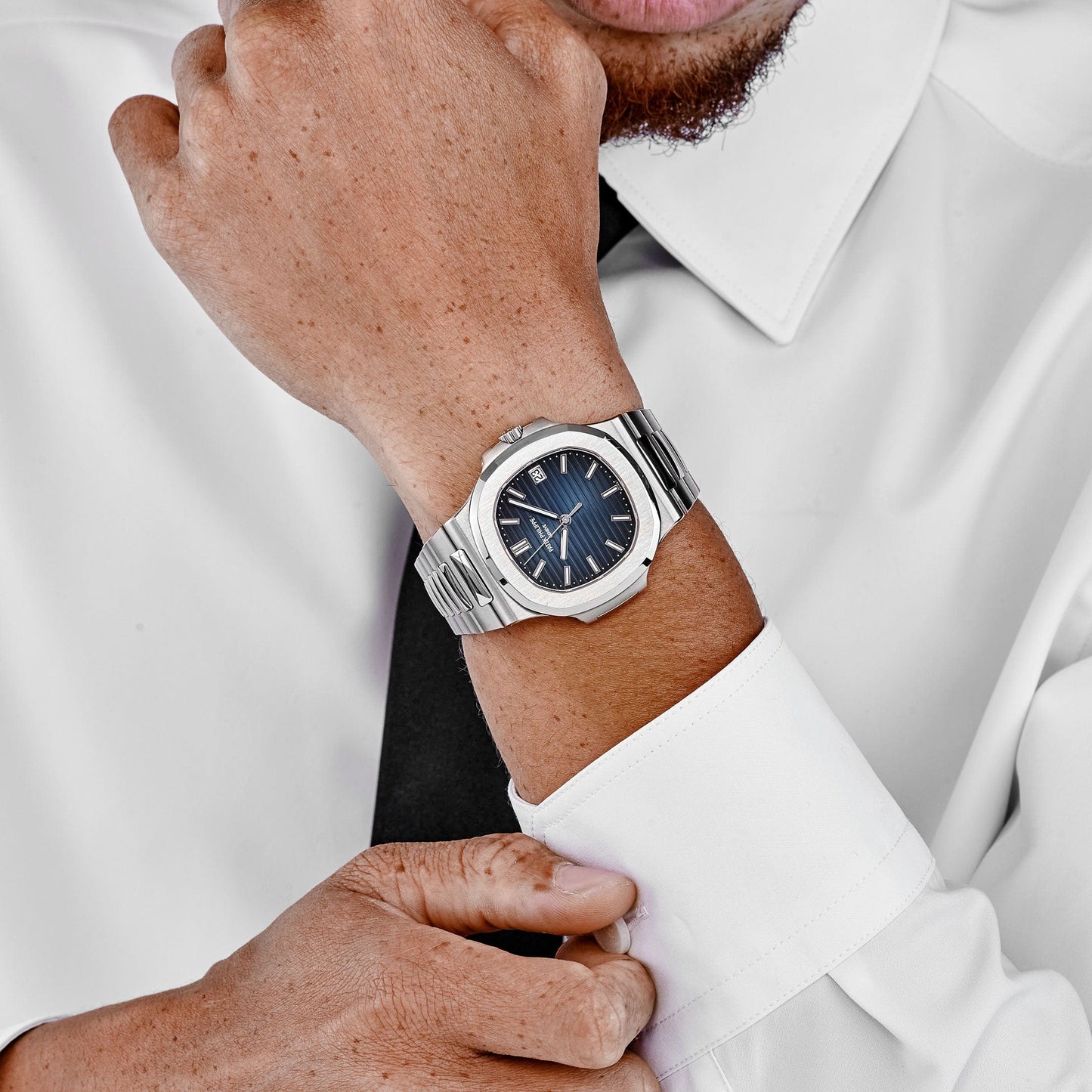 Patek Philippe Nautilus 5811/1G-001 Or blanc Cadran bleu (2025)