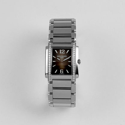 Patek Philippe Twenty-4 4910/1200A-010 « Femme » Acier Inoxydable Cadran Gris Lunette Diamants Quartz (2024)