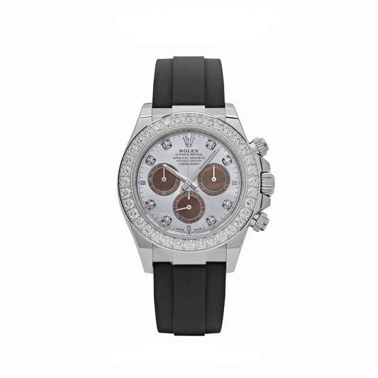 Rolex Daytona 126589RBR Or blanc, cadran en nacre serti de diamants, lunette sertie de diamants