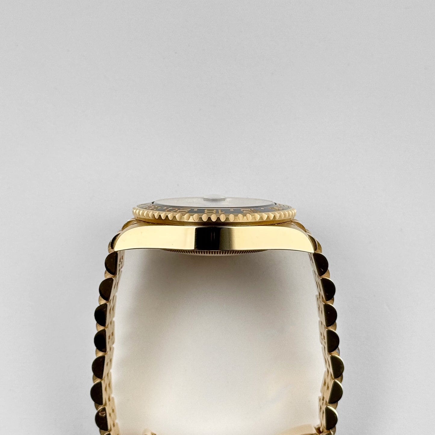 Rolex GMT-Master II 3285 V3 – Super Clone Suisse 126718GRNR Or Jaune Cadran Noir Jubilee (2023)